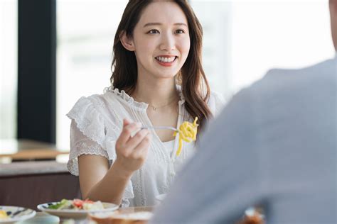 女の子 ご飯 誘い 方|ご飯の誘い方ならコレ！女子が食いつく10のコツとは？｜恋愛強.